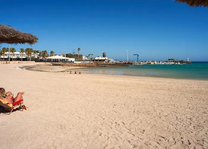 16 Con Piscina Privada