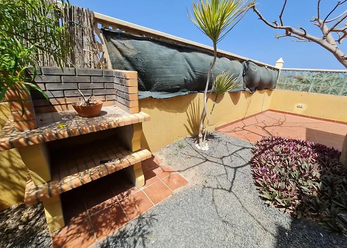 16 Con Piscina Privada بيت للعطل