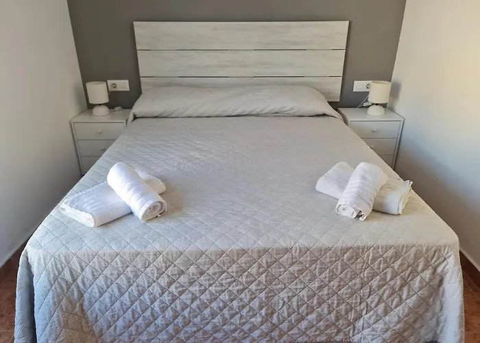 16 Con Piscina Privada بيت للعطل *