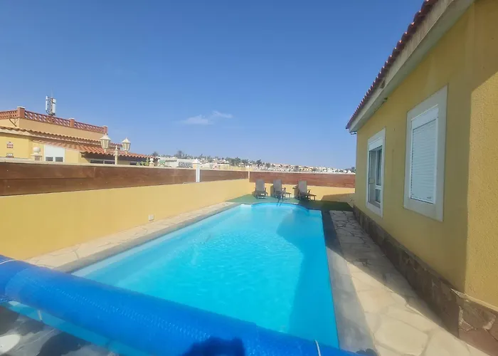 16 Con Piscina Privada *