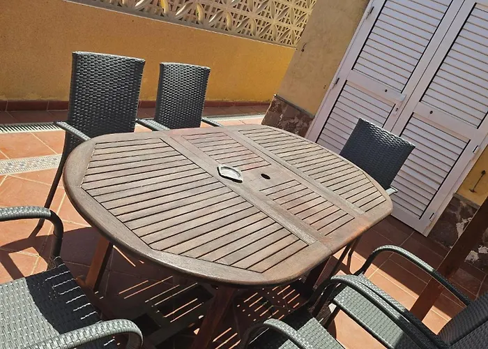 16 Con Piscina Privada *