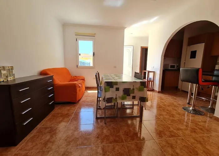 16 Con Piscina Privada *