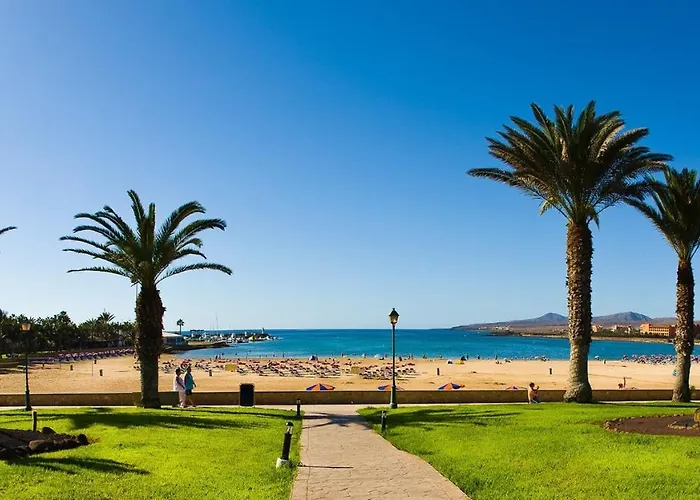 16 Con Piscina Privada