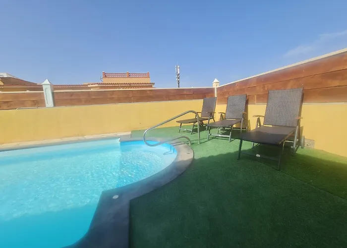 16 Con Piscina Privada *